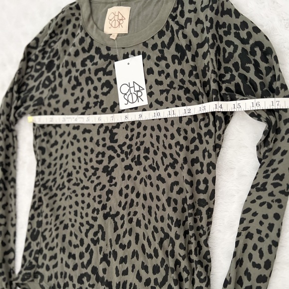 NWT-CHASER x Revolve Gauzy Cotton Jersey Top Safari Green Leopard - Picture 11 of 11